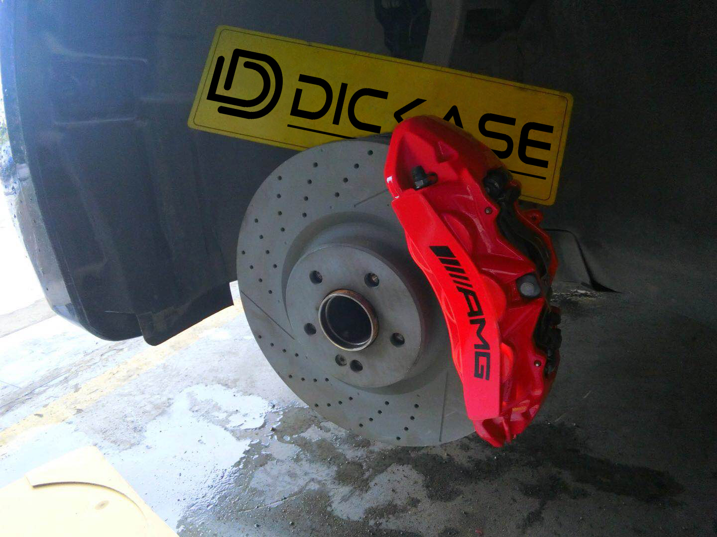 奔馳E300改裝AMG六活塞剎車 奔馳E300改裝AMG六活塞剎車